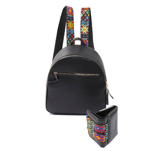 backpack de piel auténtica  con asas de chaquira artesanal y cartera de piel con detalle chaquira